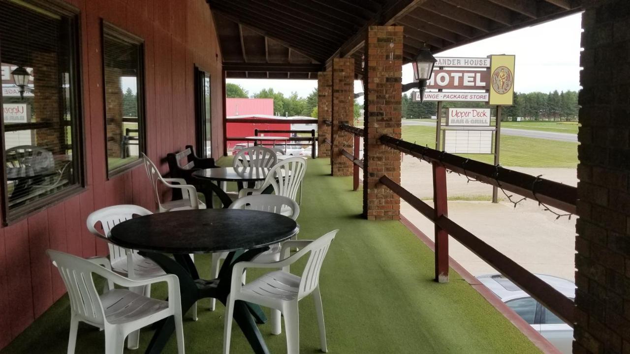Alexander House Motel Park River 外观 照片
