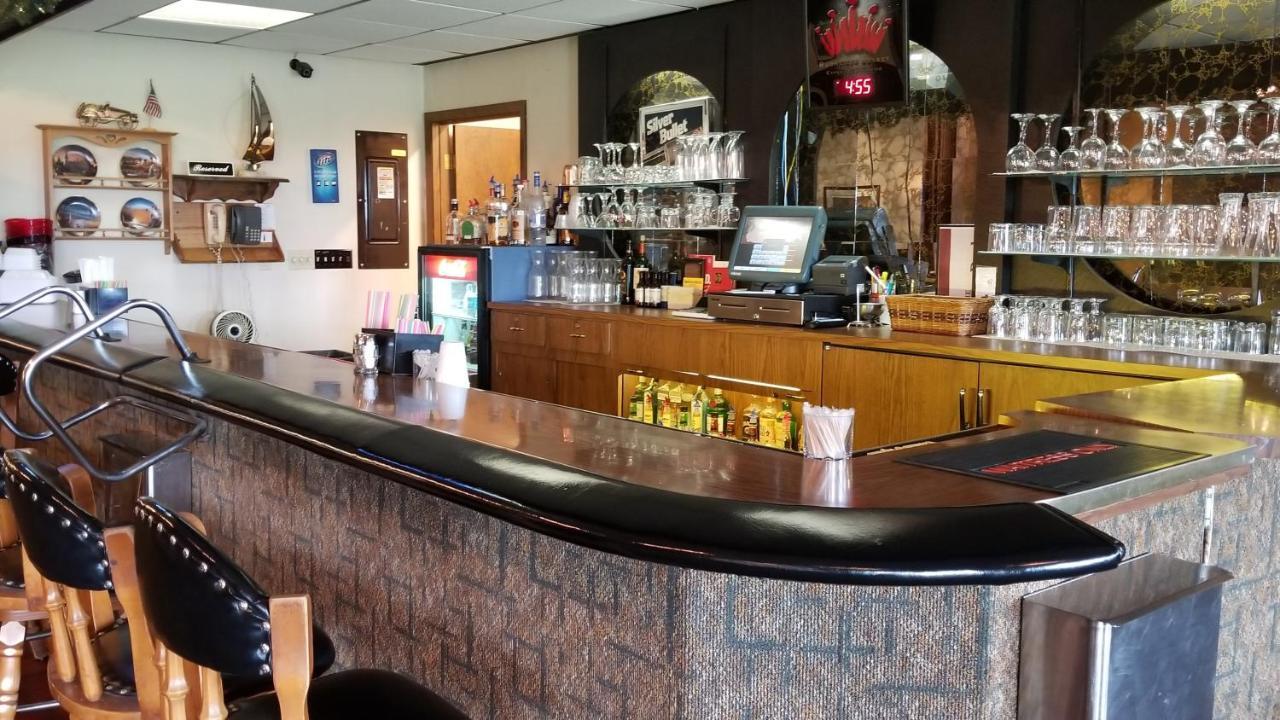 Alexander House Motel Park River 外观 照片
